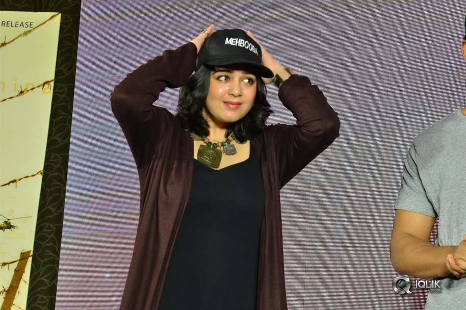 Charmy-Kaur-at-Mehbooba-Movie-Pressmeet